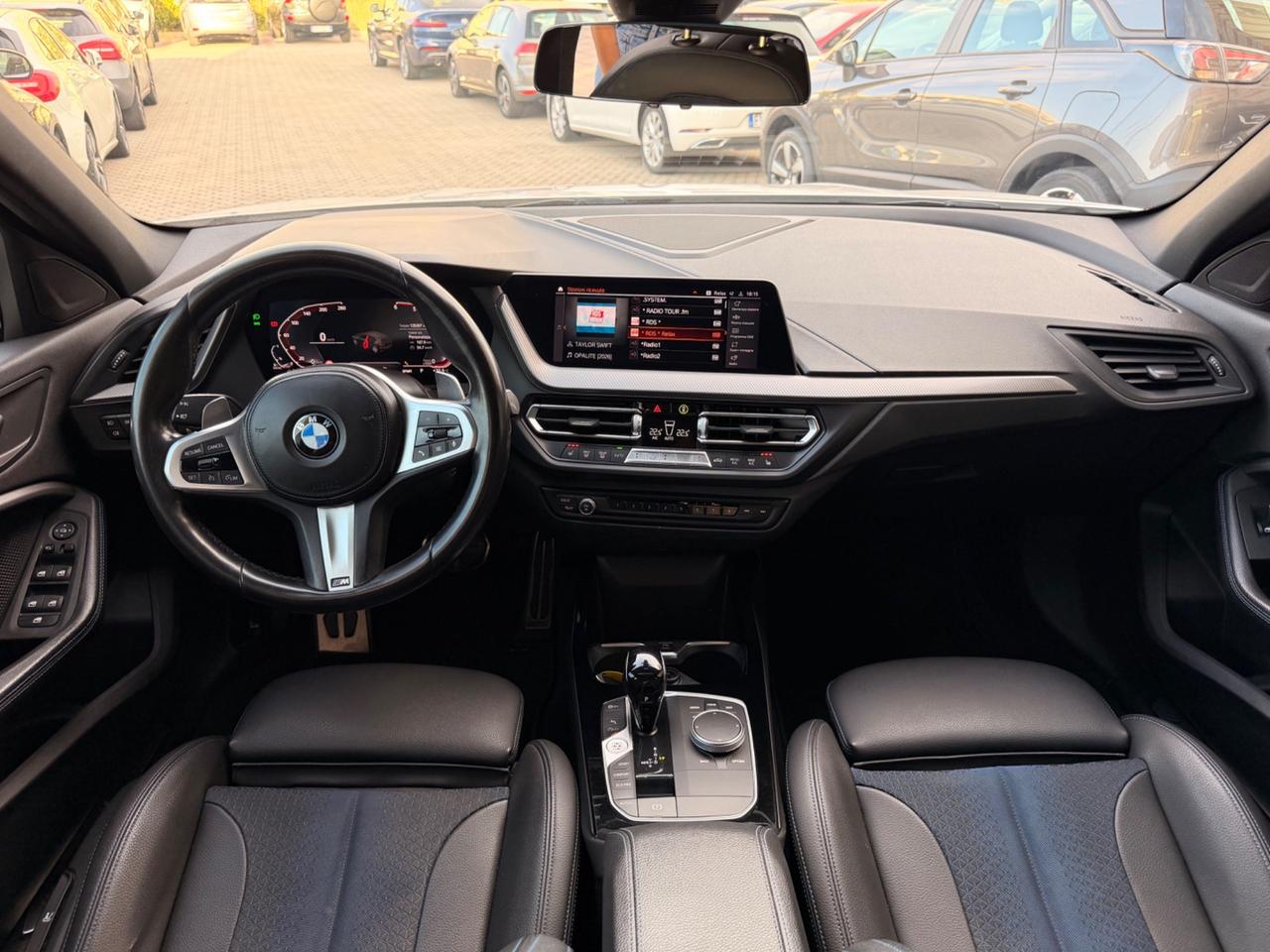 Bmw 118 118d 5p. Msport