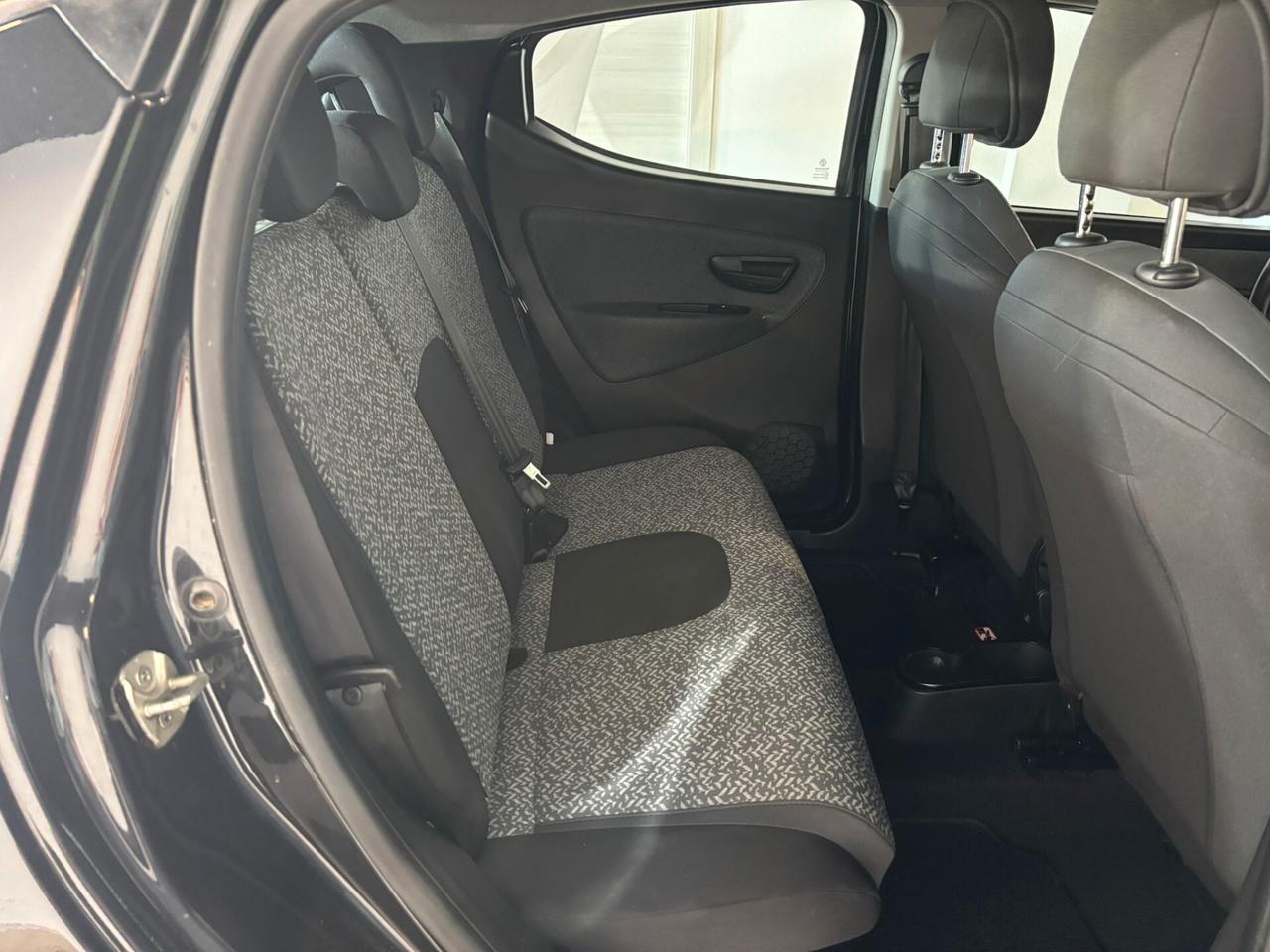 Lancia Ypsilon 1.0 Ibrido/Benzina 5 porte