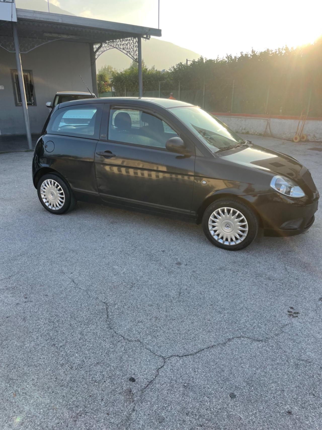 Lancia Ypsilon 1.2 69 CV Diva