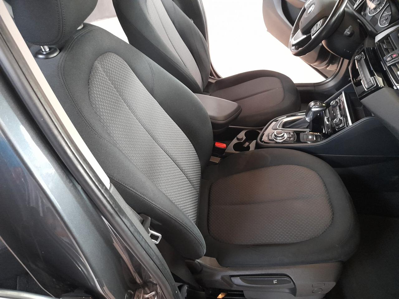 Bmw 2er Active Tourer 218d Advantage