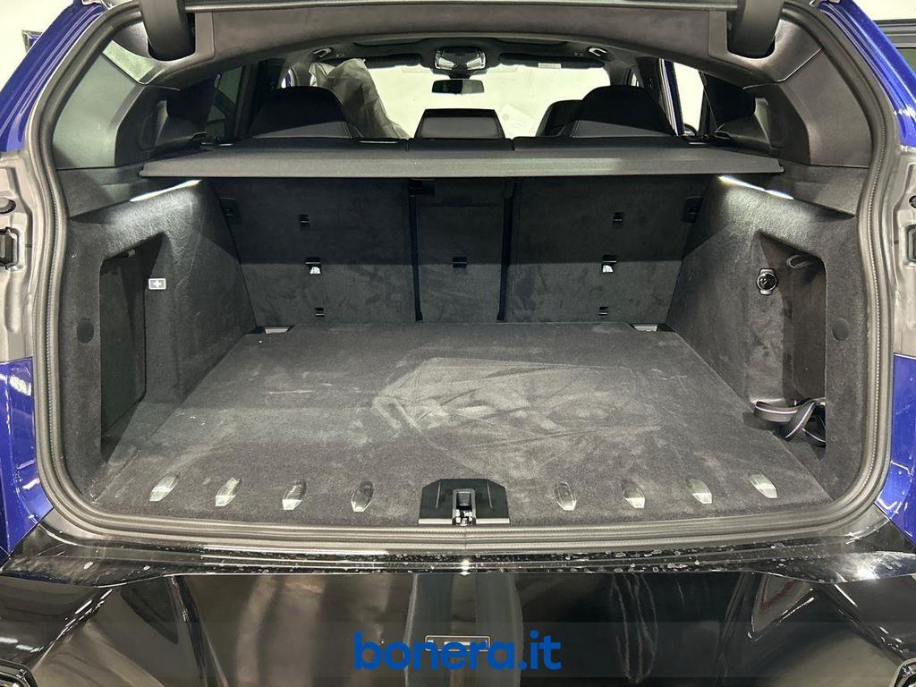 BMW XM 4.4 Label Steptronic