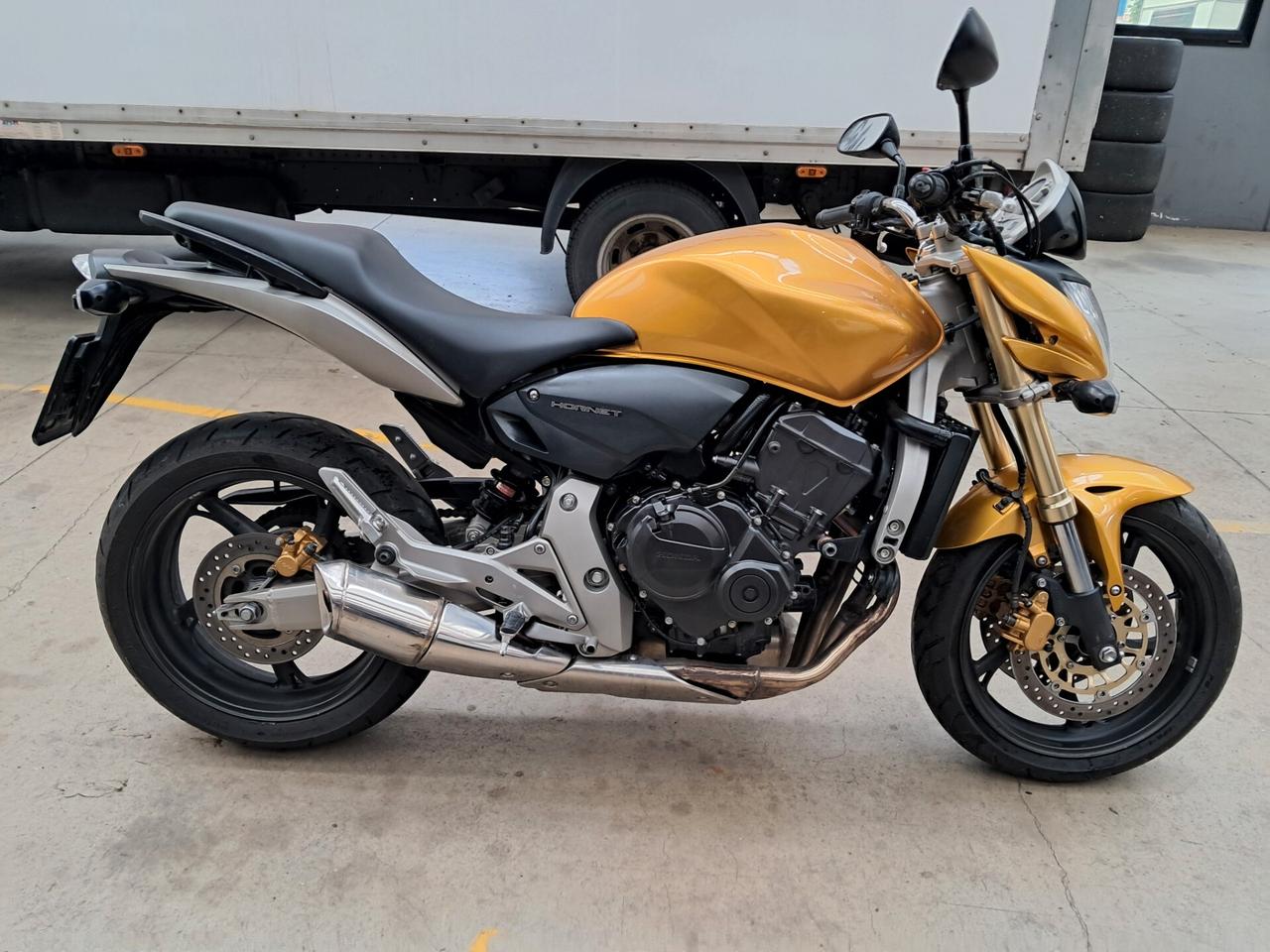 Honda Hornet 600 km 7900