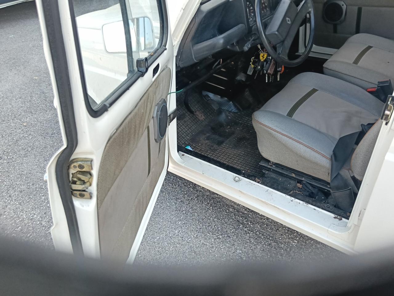 Renault R 4 950