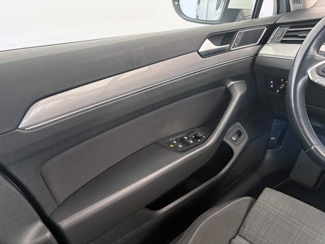 VOLKSWAGEN Passat Variant 2.0 TDI DSG Business