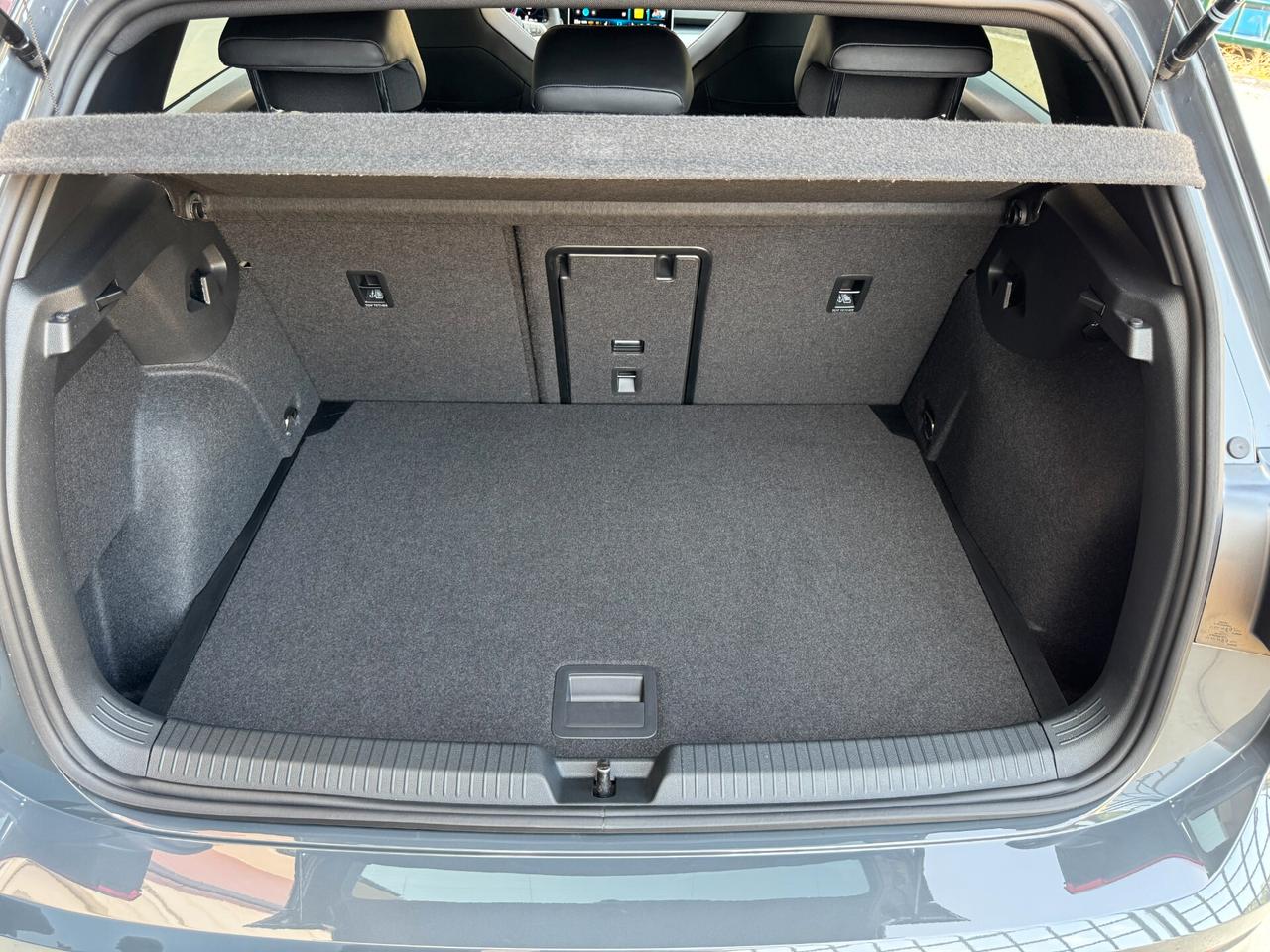 VOLKSWAGEN GOLF 8.5 2.0 TDI 150 CV DSG SCR R-LINE PLUS 30 YEARS