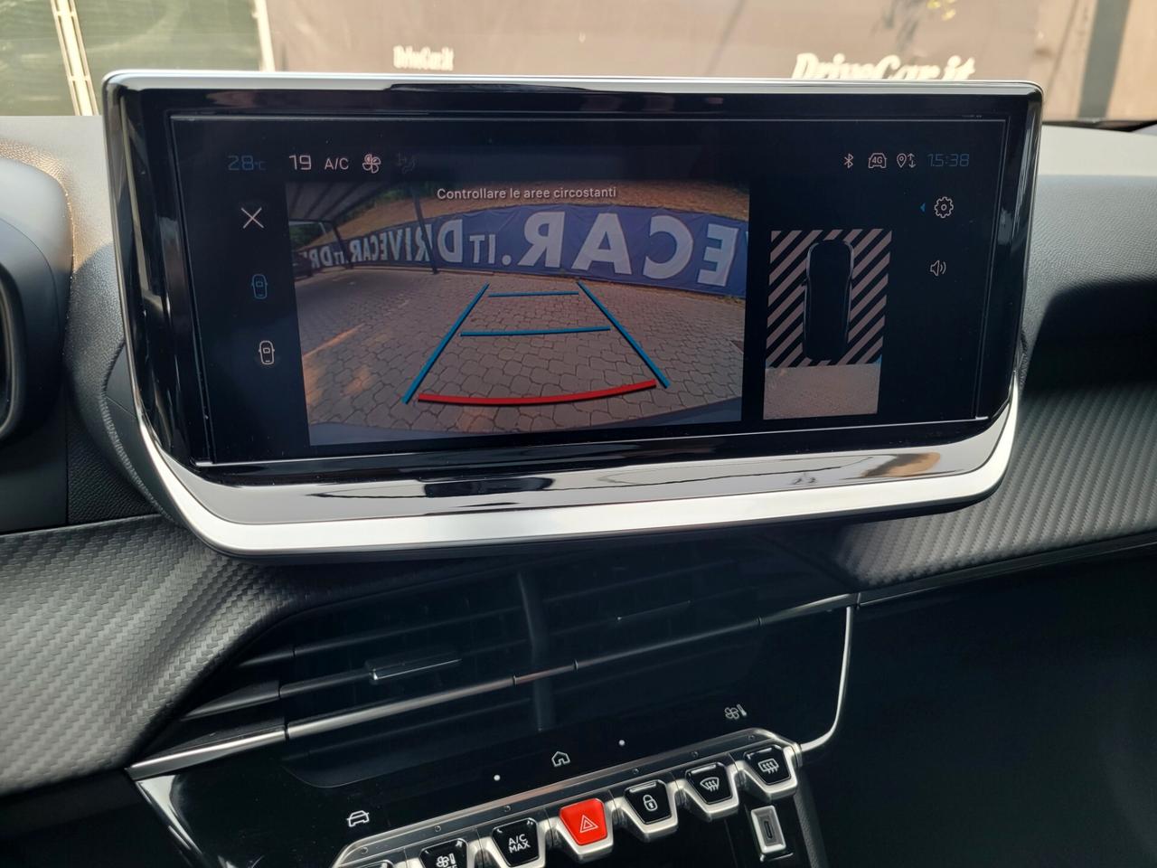 Peugeot 2008 1.2 ALLURE AUT. CRUISE LED CARPLAY PELLE NAVI