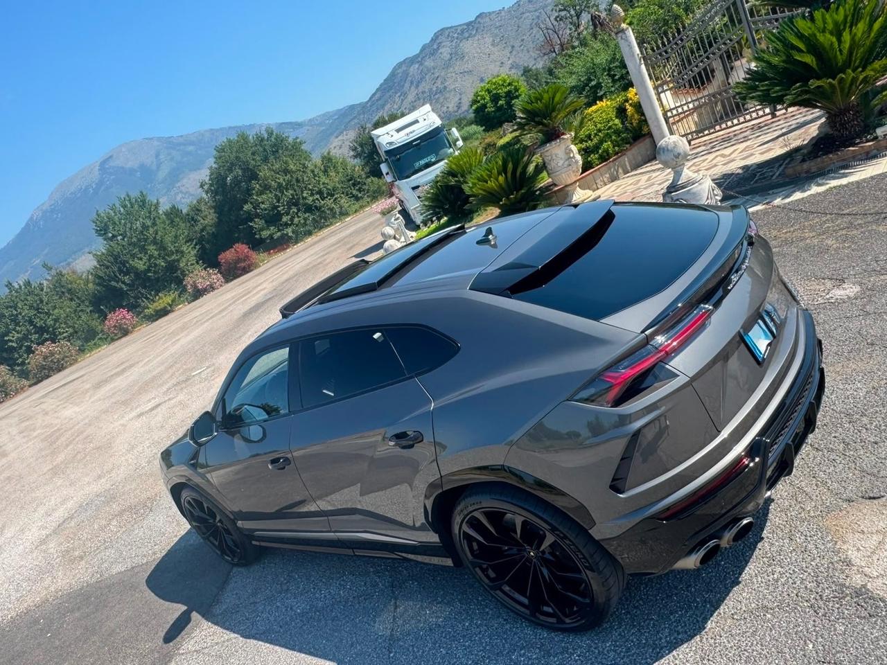 Lamborghini Urus 4.0 italia accetto permute iva compresa