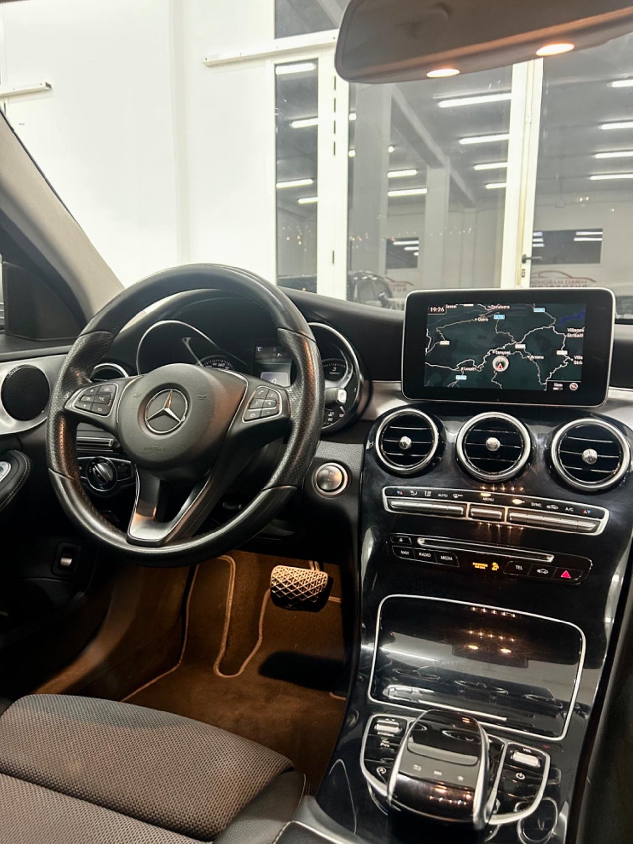 Mercedes classe C 220 Premium AMG finanziabile