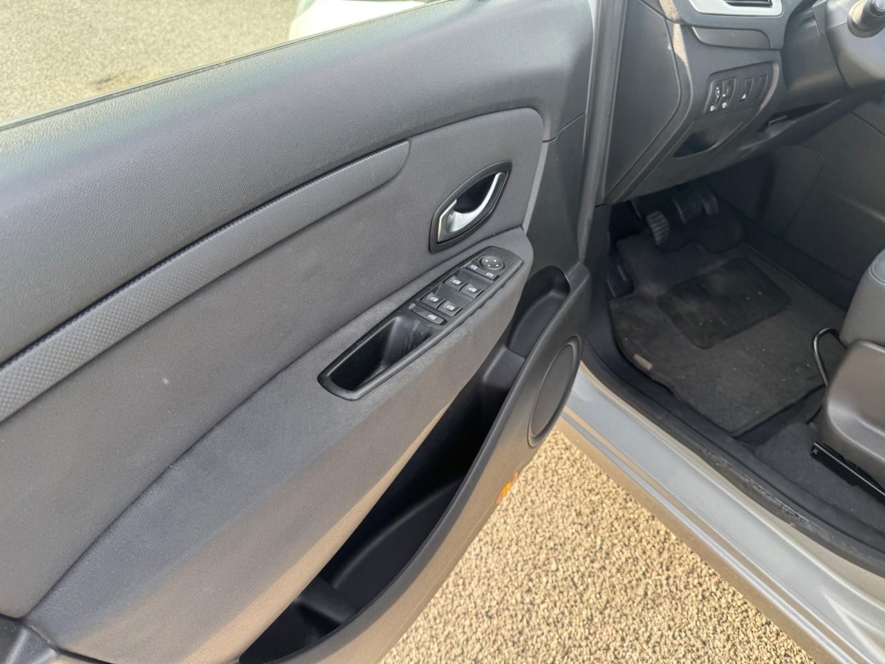 Renault Scenic X-Mod 1.5 dCi 105CV