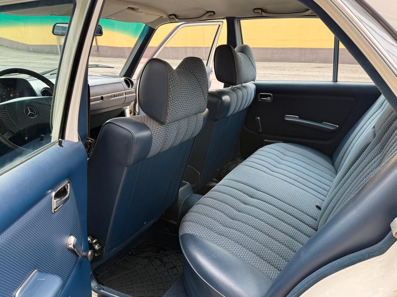 Mercedes 200 W123 "STUPENDA - ASI - TARGHE ORIGINALI"