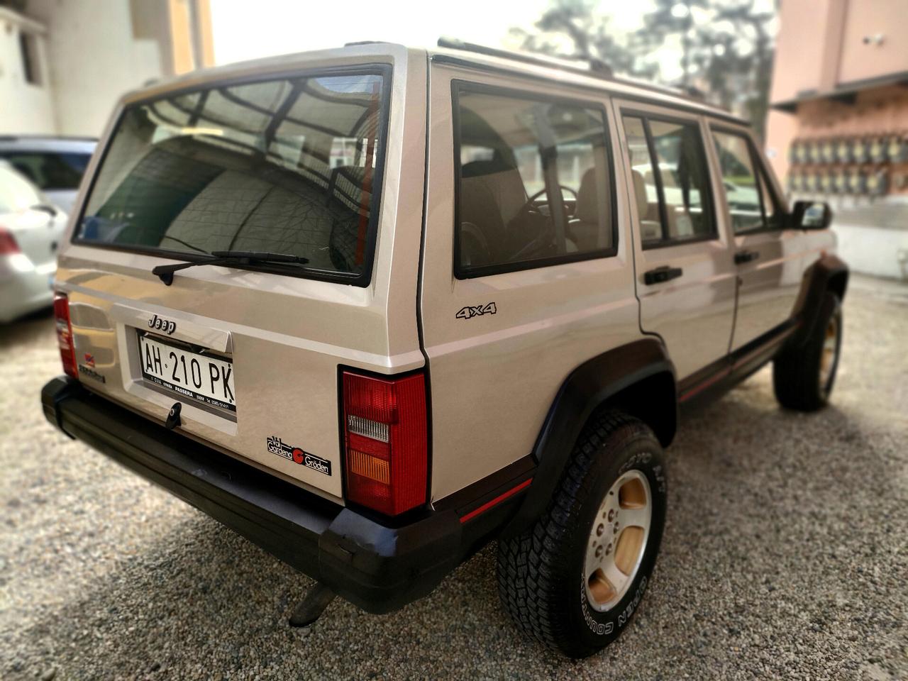 Jeep Cherokee 2.5 TD 5p Selec-Trac Country