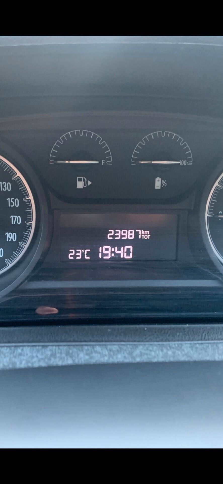 Lancia Ypsilon 1.0 HIBRIDA 2021 KM23980