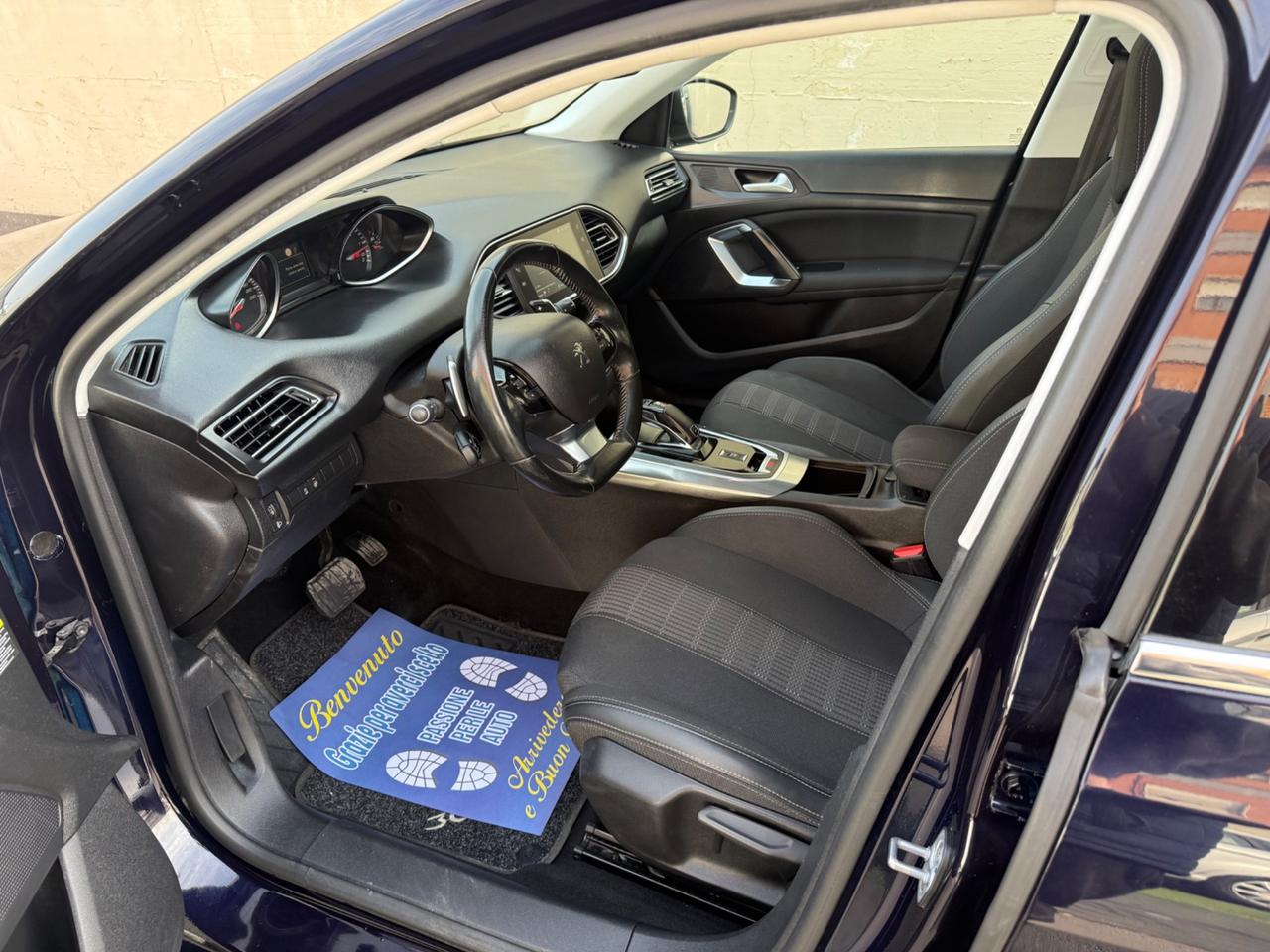 Peugeot 308 1.5diesel CAMBIO AUTOMATICO - 2019