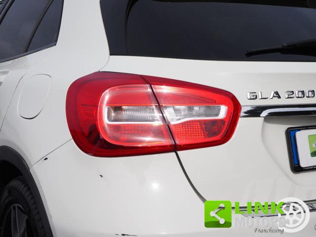 MERCEDES-BENZ GLA 200 d Sport autom