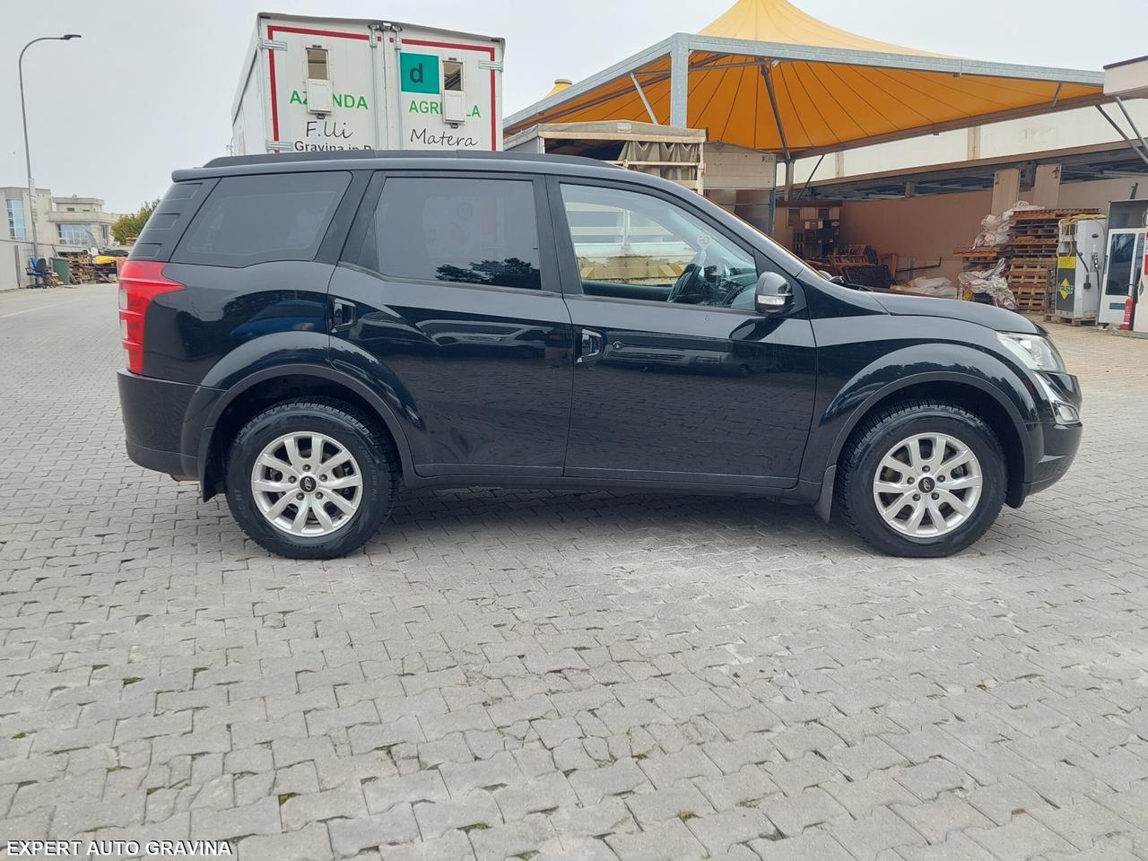 MAHINDRA XUV 500 7 POSTI FULL OPTIONAL