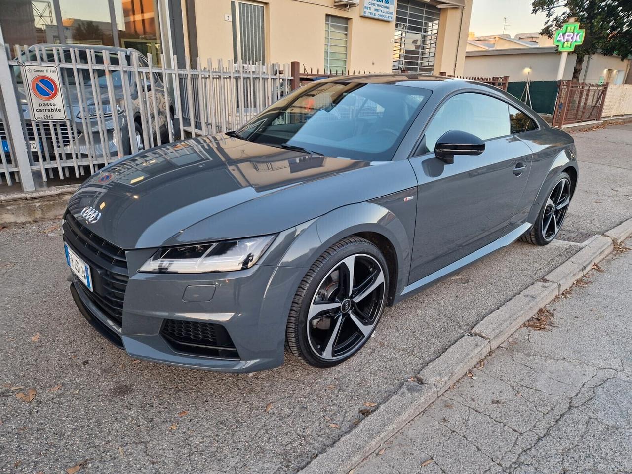 Audi TT Coupé 1.8 TFSI S tronic line