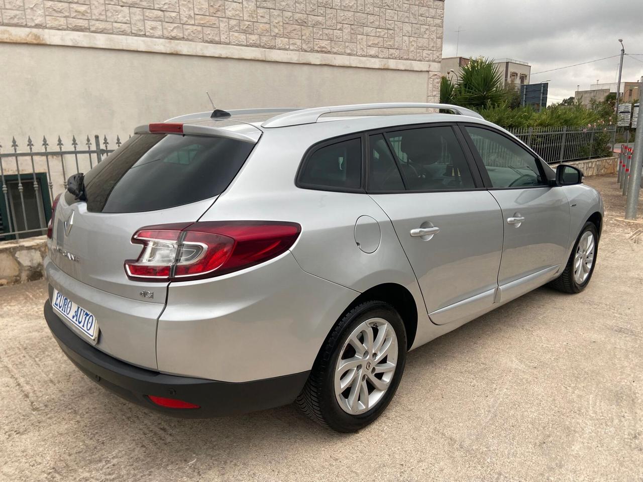 Renault Megane Mégane dCi 110CV EDC SporTour Limited