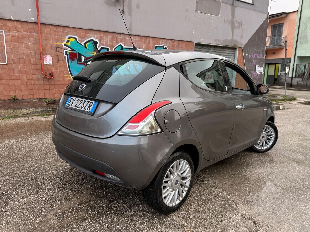 Lancia Ypsilon 1.3 MJT 16V 95 CV 5 porte IN PERFETTE CONDIZIONI