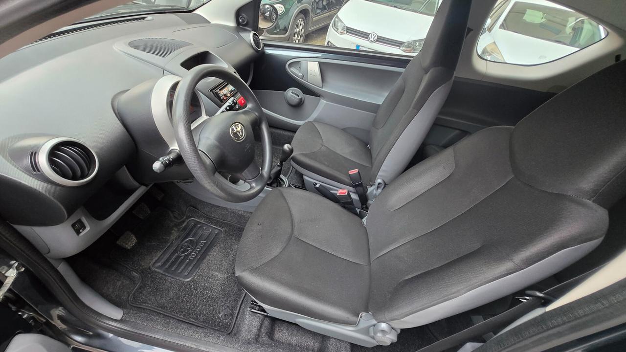 Toyota Aygo 1.0 12V VVT-i 3 porte Now Connect