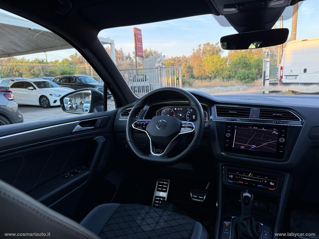 VOLKSWAGEN Tiguan 2.0 TDI 150CV DSG R-Line 2023 LUCI AMBIENTE