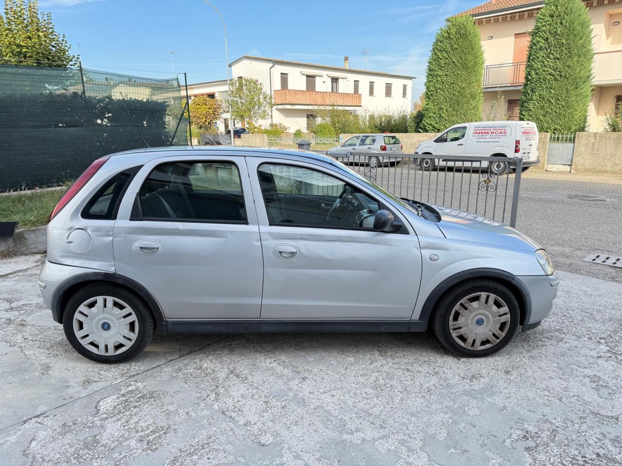 Opel Corsa 1.2 5 porte Cosmo 2006 no blocchi città