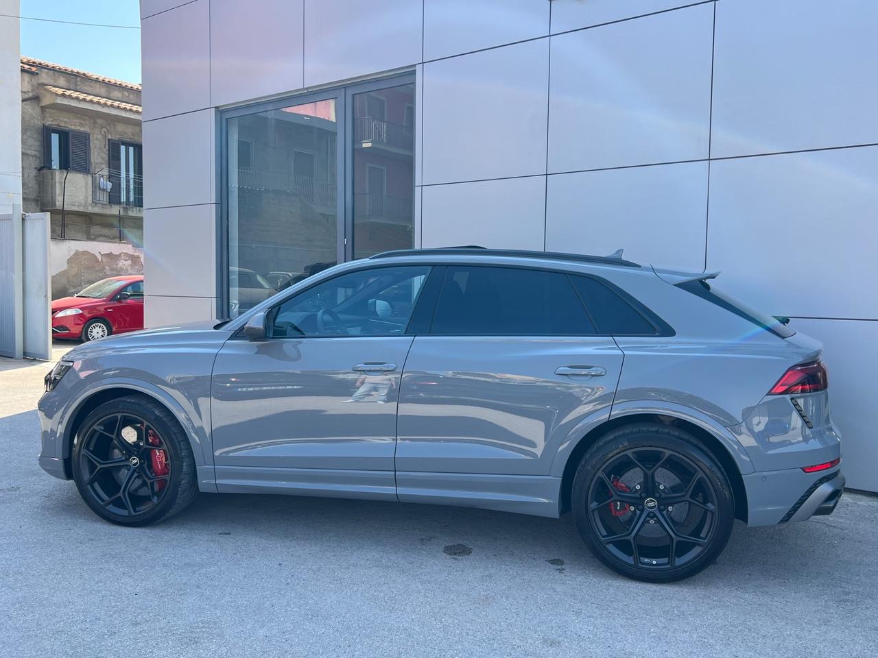 Audi RS Q8 performance possibilità noleggio no scoring