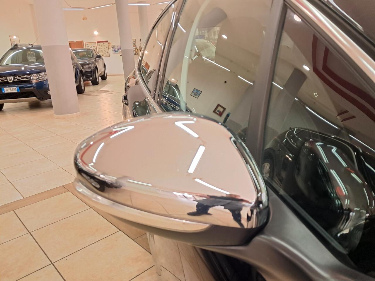 Peugeot 208 PureTech 82 5 porte Allure