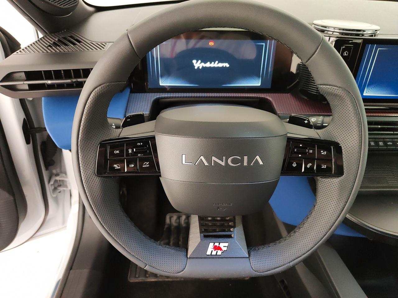 Lancia Ypsilon Hybrid e-DCT HF Line