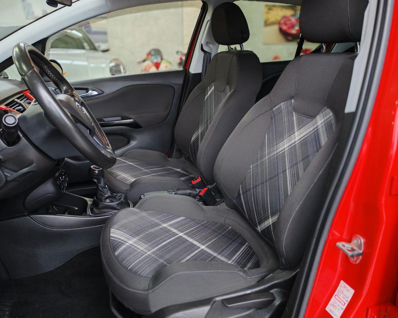 Opel Corsa 1.2 5 porte b-Color