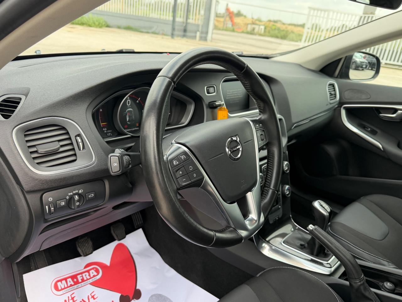 VOLVO V40 2.0D D2 120CV MANUALE FULL LED MY17