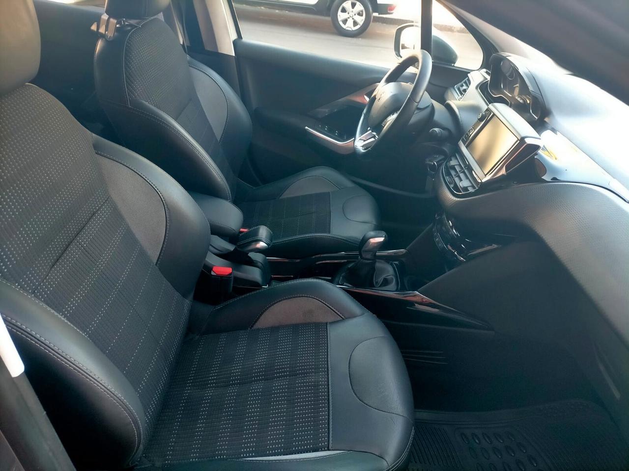 Peugeot 2008 BlueHDi 100 S&S Black Matt