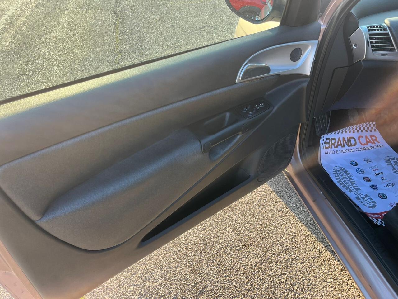 Lancia Ypsilon 1.3 MJT 75 CV Elle Unipro 2010