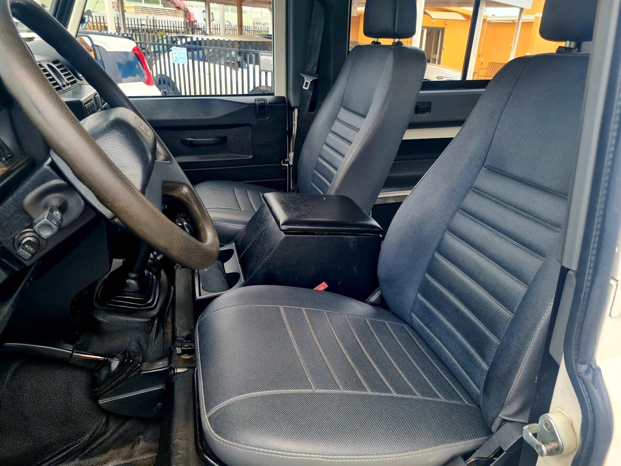 Land Rover Defender 90 2.4 TD4 SW *GANCIO TRAINO*