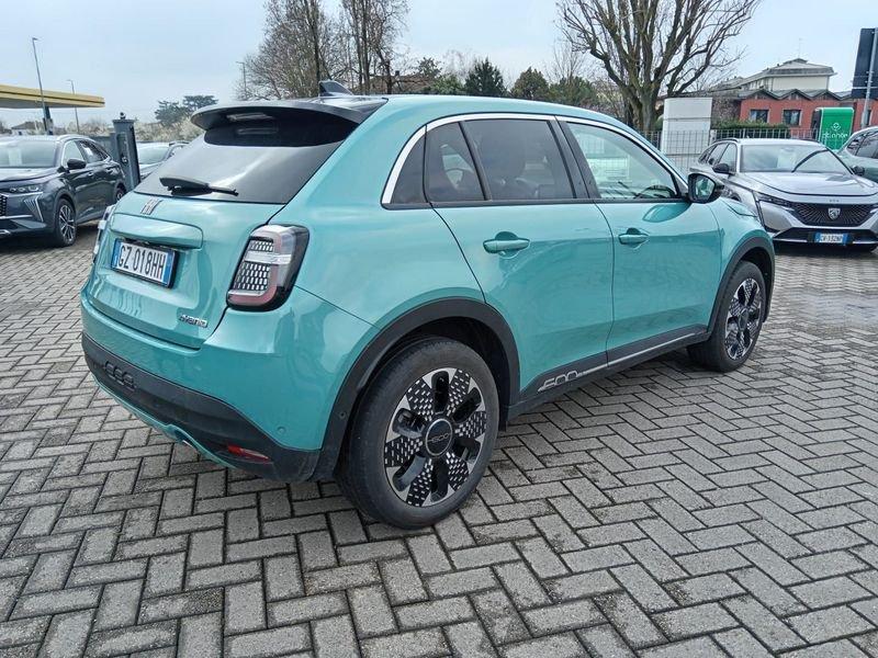 FIAT 600 1.2 Hybrid 100cv La Prima