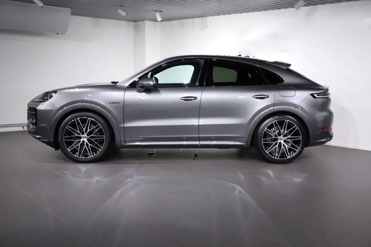 Porsche Cayenne III 2023 Coupe E-hybrid 470cv - PASM - Gancio - Matrix