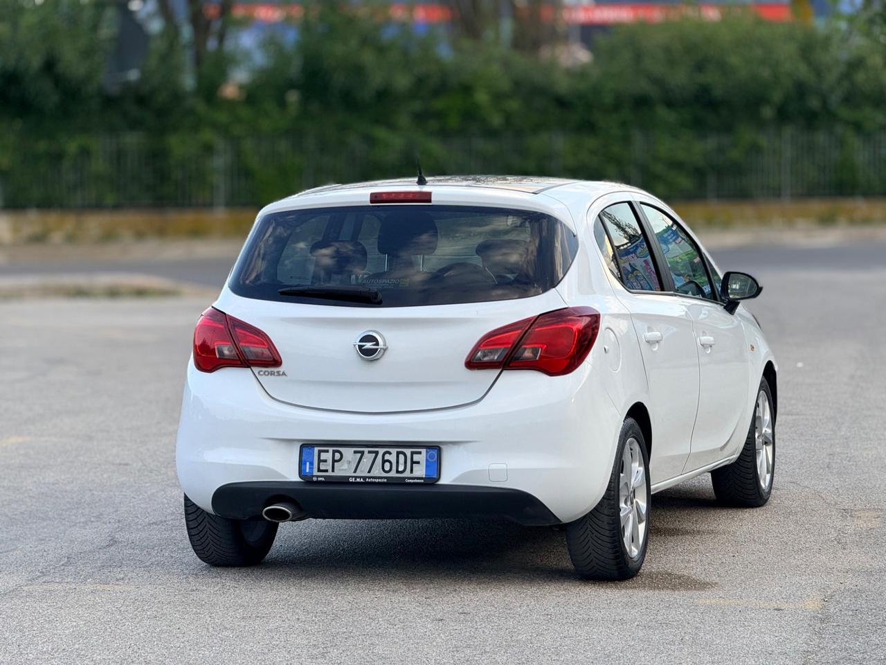 Opel Corsa 1.4 benzina Automatica