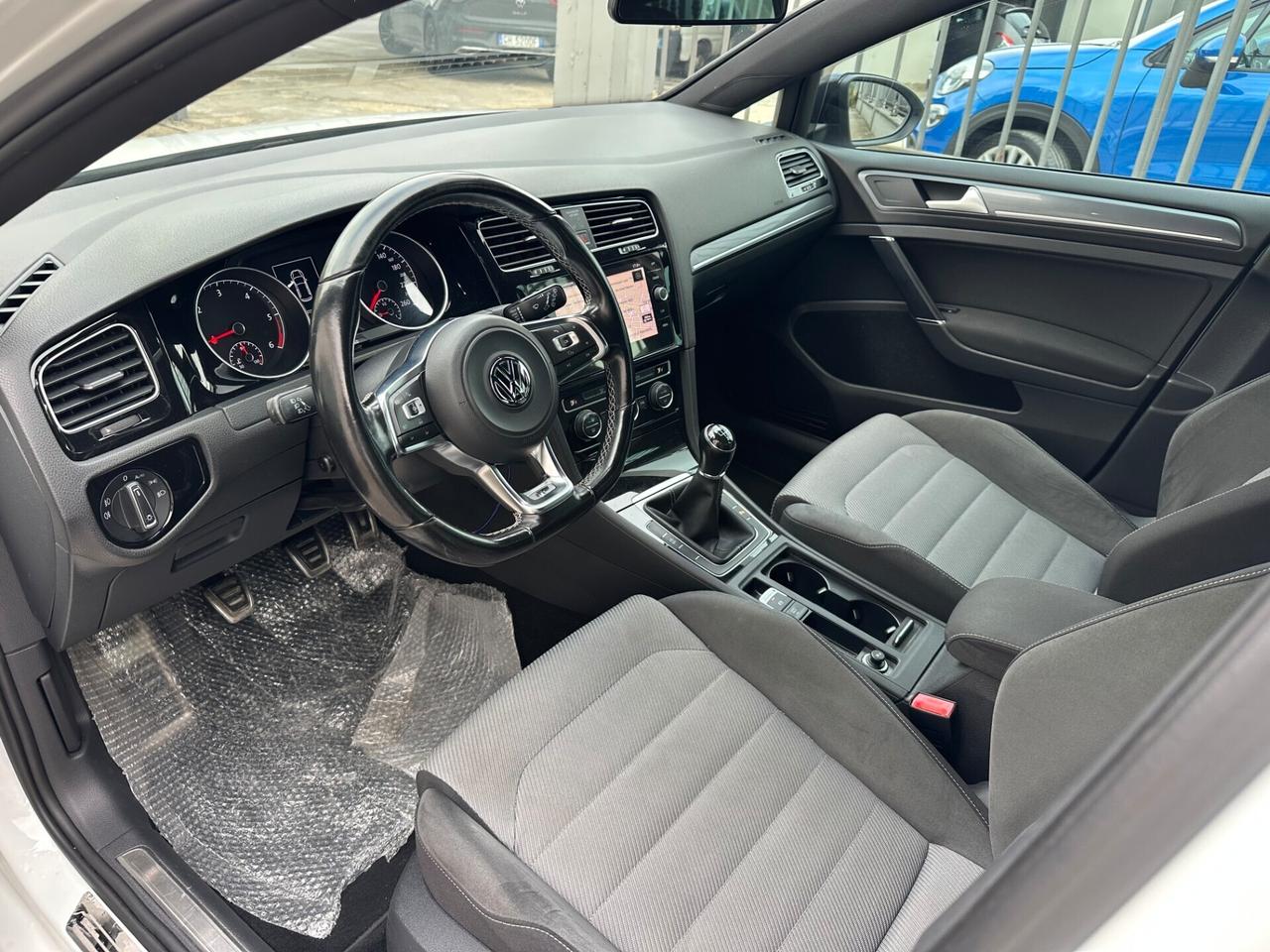 Volkswagen Golf 7.5 R-Line 1.6 Diesel 110 Cv