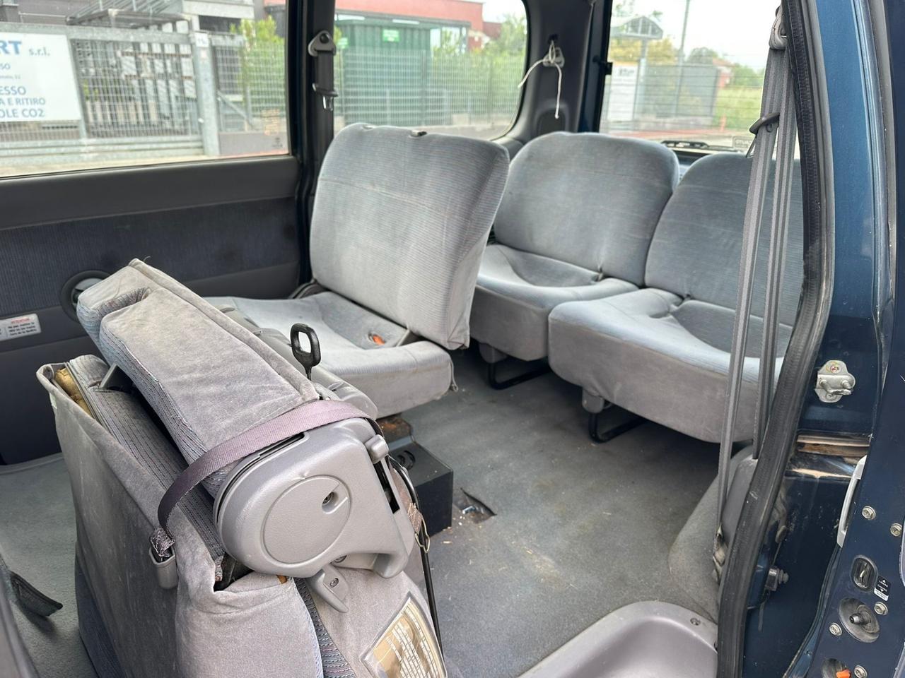 Nissan Serena 1.6i 16V cat 5 porte SLX