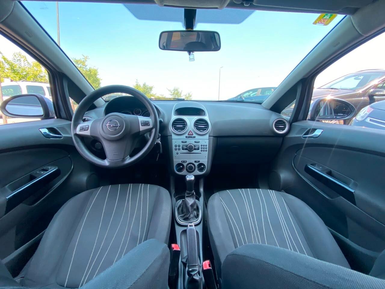 Opel Corsa 1.2 5 porte Easytronic Cosmo
