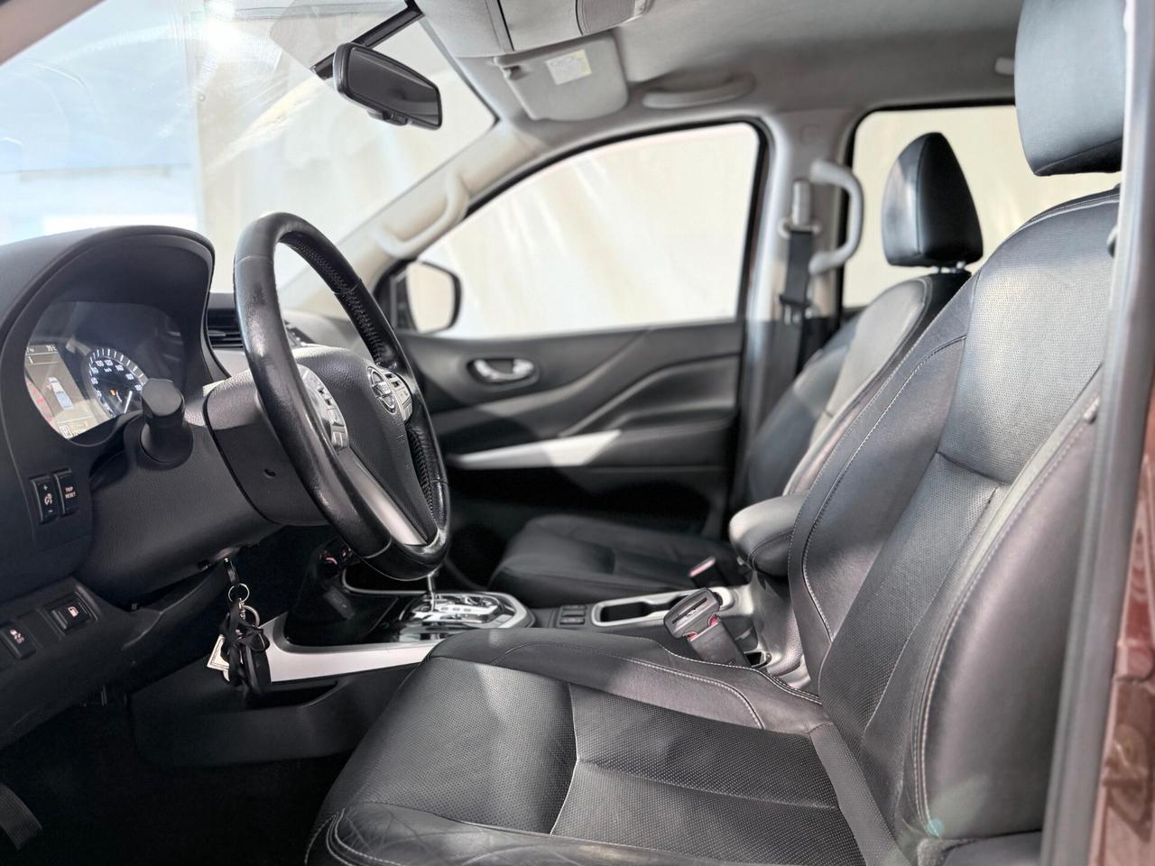 Nissan Navara DOPPIA CABINA GANCIO TRAINO AUTOMATICO