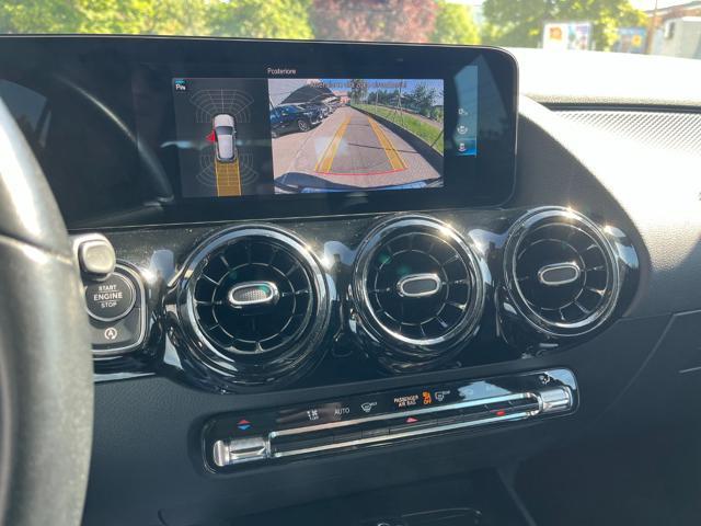 MERCEDES-BENZ GLA 180 d Automatic Business Da Vetrina!