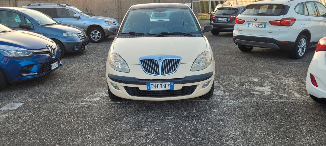 Lancia Ypsilon unico proprietario 1.2 16V Argento