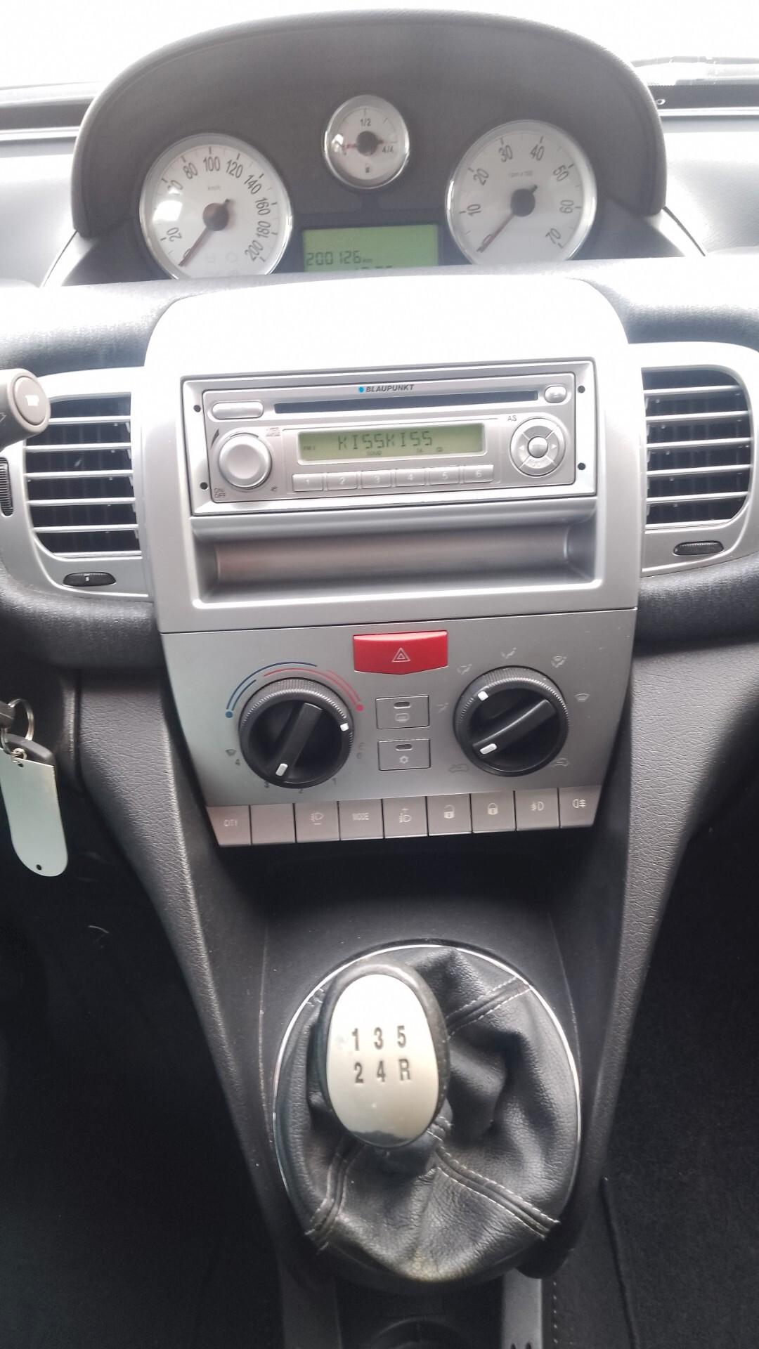 Lancia Ypsilon 1.2 BZ neopatentati 2011