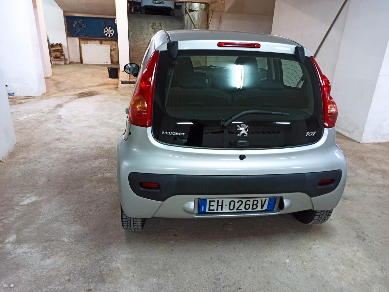 Peugeot 107 1.0 68CV 5p. Plaisir