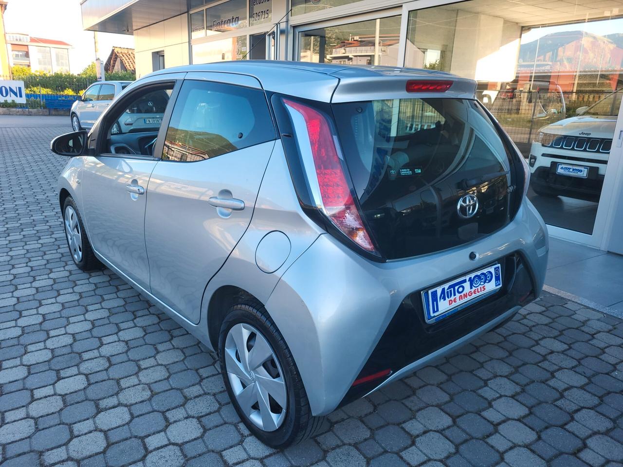 Toyota Aygo 1.0 VVT 5 PORTE X-PLAY *** RETROCAMERA -CRUISE CONTROL ***