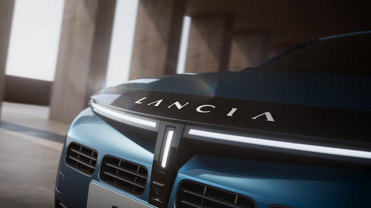 LANCIA Nuova Ypsilon Mhev Edizione Cassina Hybrid