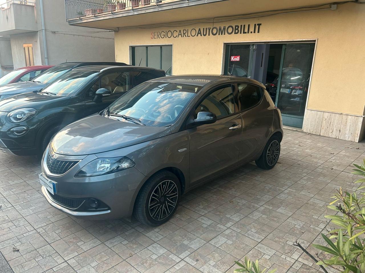 Lancia Ypsilon 1.0 FireFly 5 porte S&S Hybryd Gold