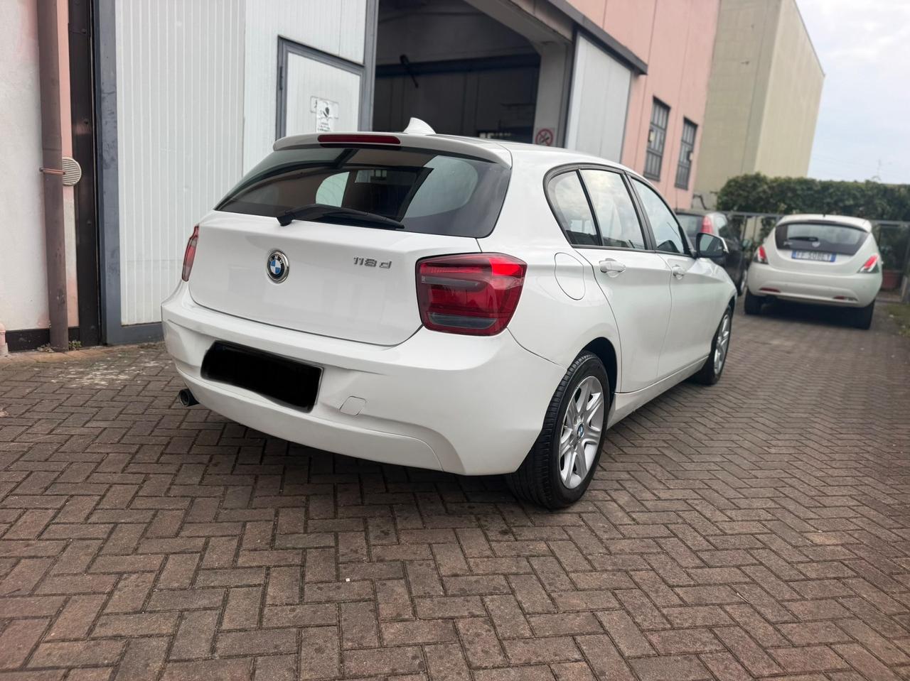 Bmw 118 5p. Sport 2015 interni pelle