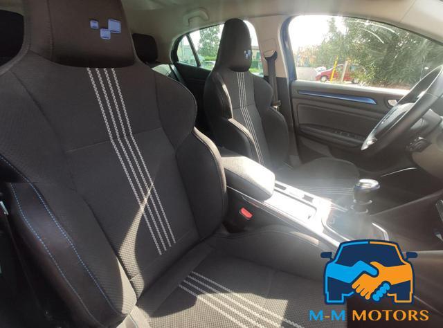 RENAULT Megane Mégane TCe 140 CV GT Line Intens!