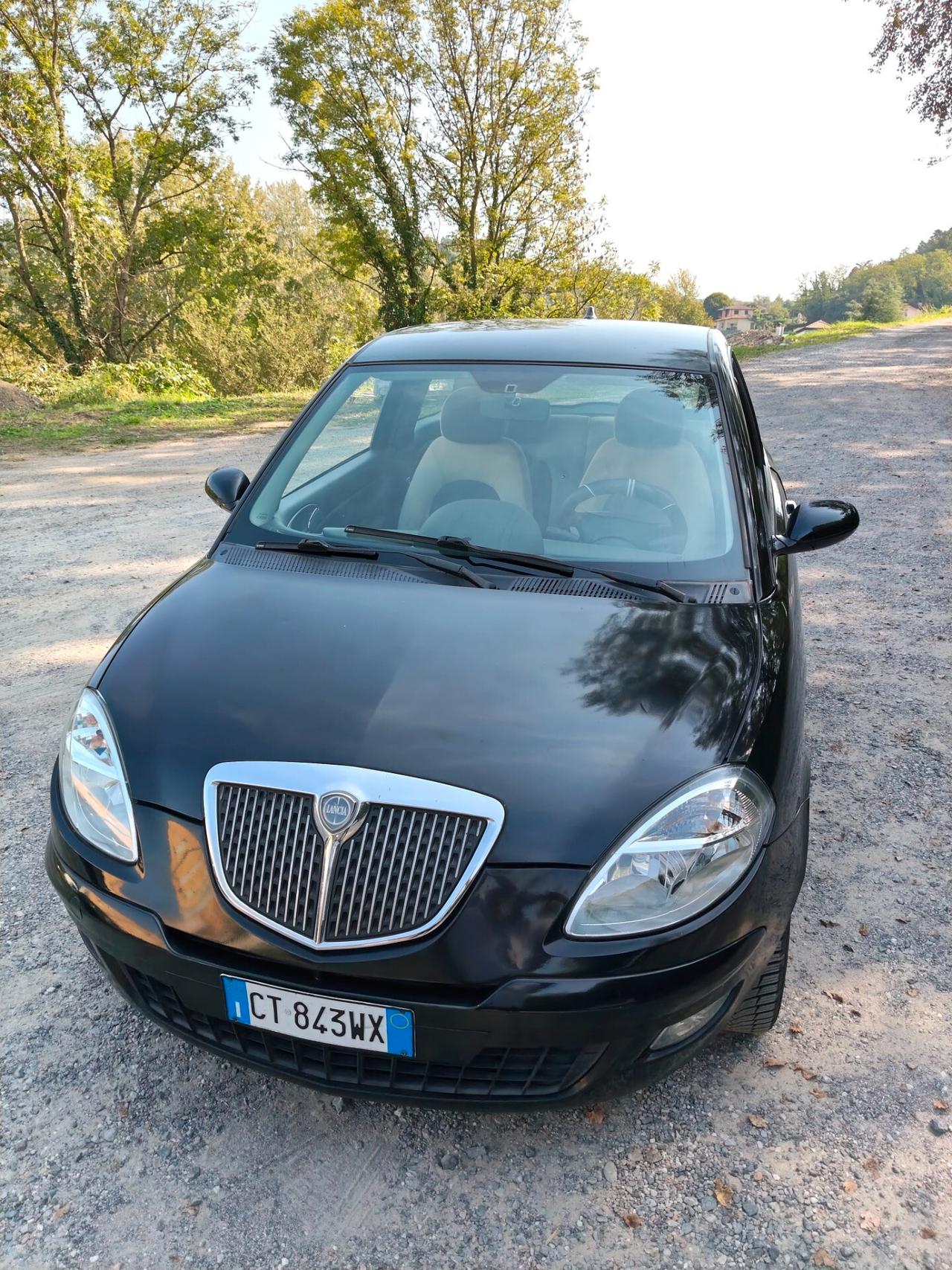 Lancia Y 1.2 Oro Benzina Ok Neopatentati